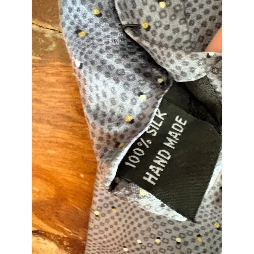 Alexander Lloyd 100% Silk Men’s Tie Gray Geometric Dot Pattern 62” Long